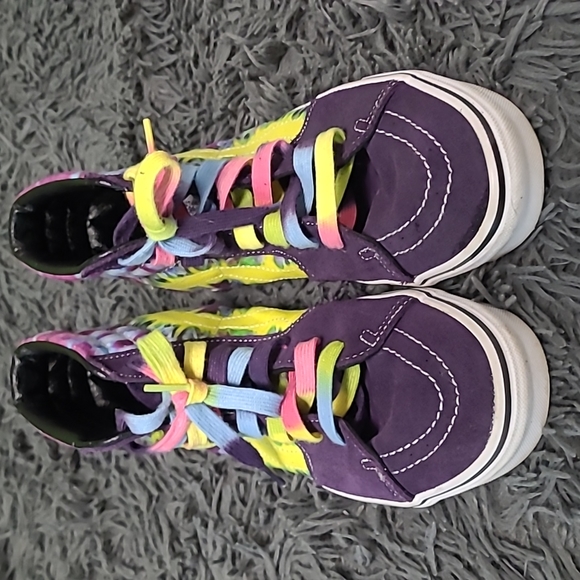 Shoes - Picture 3 of 4